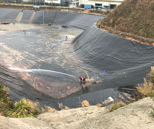 西平废水池清理